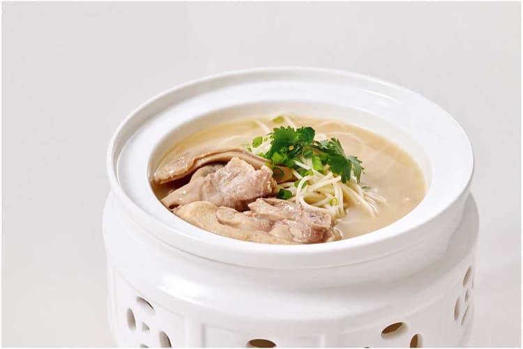 Pork Tripe Soup with Noodle
